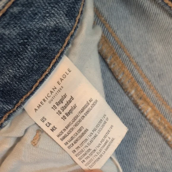 American Eagle Outfitters Light Blue Mom Jeans - Picture 3 of 6